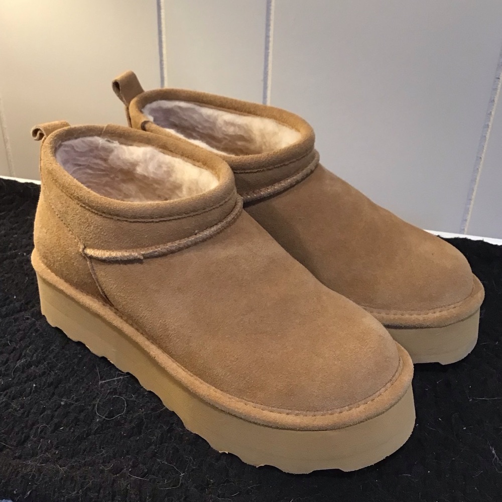 BearPaw Women's Super Shorty Boots